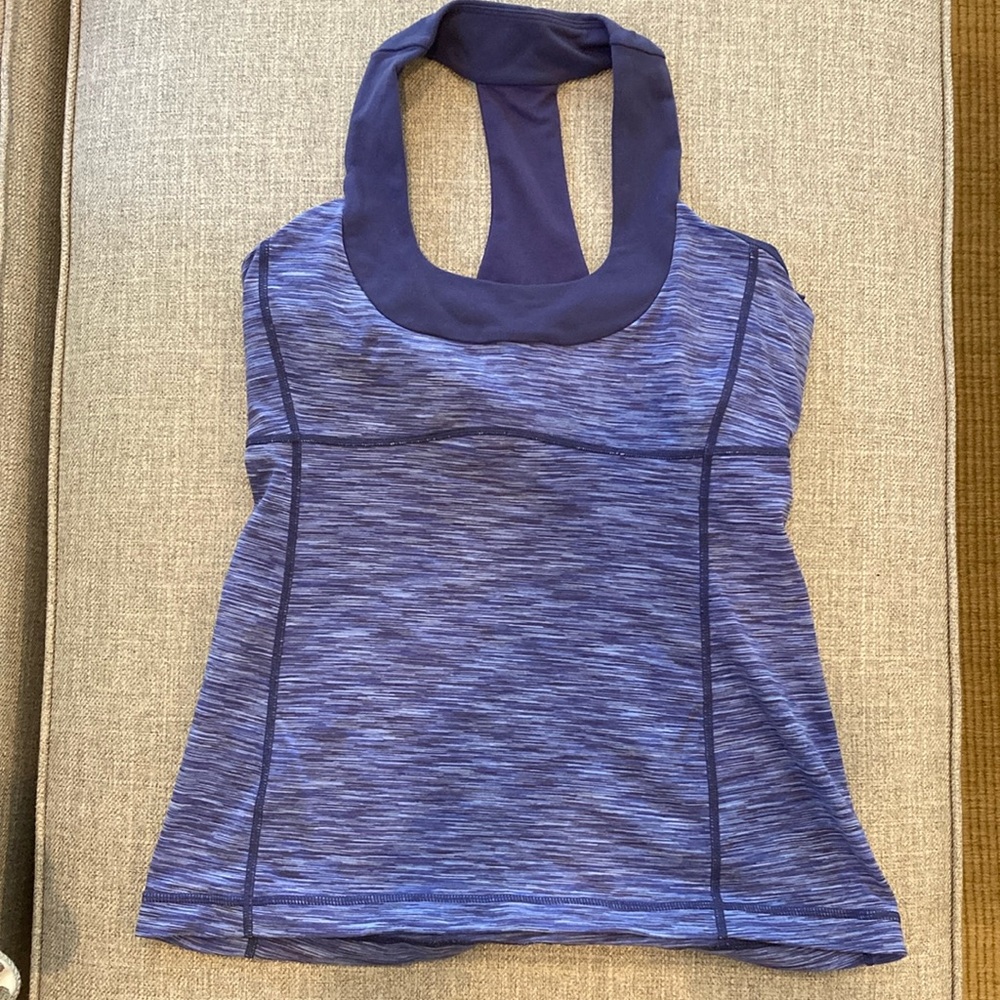 Lululemon athletic top with shelf bra, size 8